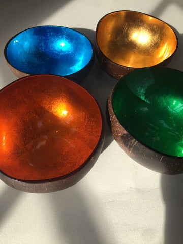 LACQUERED COCONUT BOWLS  Plain
