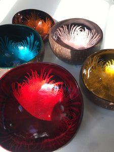 LACQUERED COCONUT BOWLS Feathered