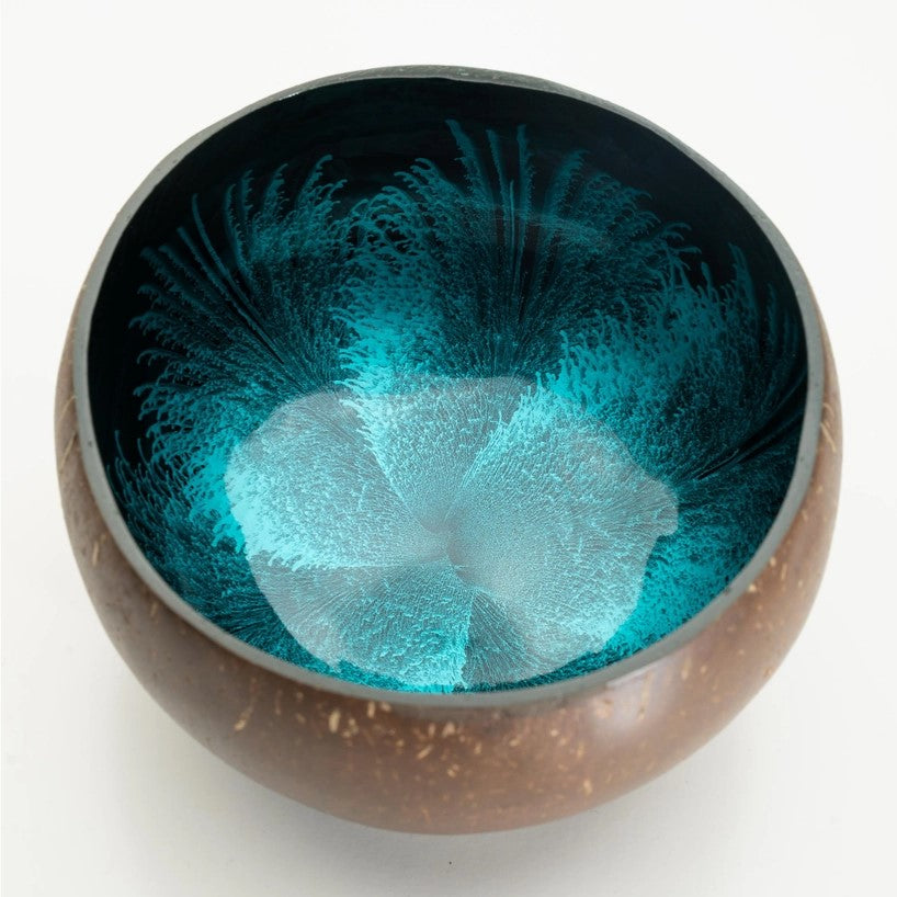 LACQUERED COCONUT BOWLS Feathered