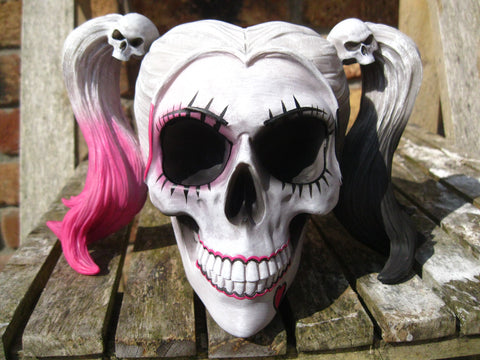 HARLEY QUINN SKULL HEAD FIGURE