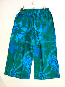 CROPPED BALI FLOWER WOMENS TROUSERS