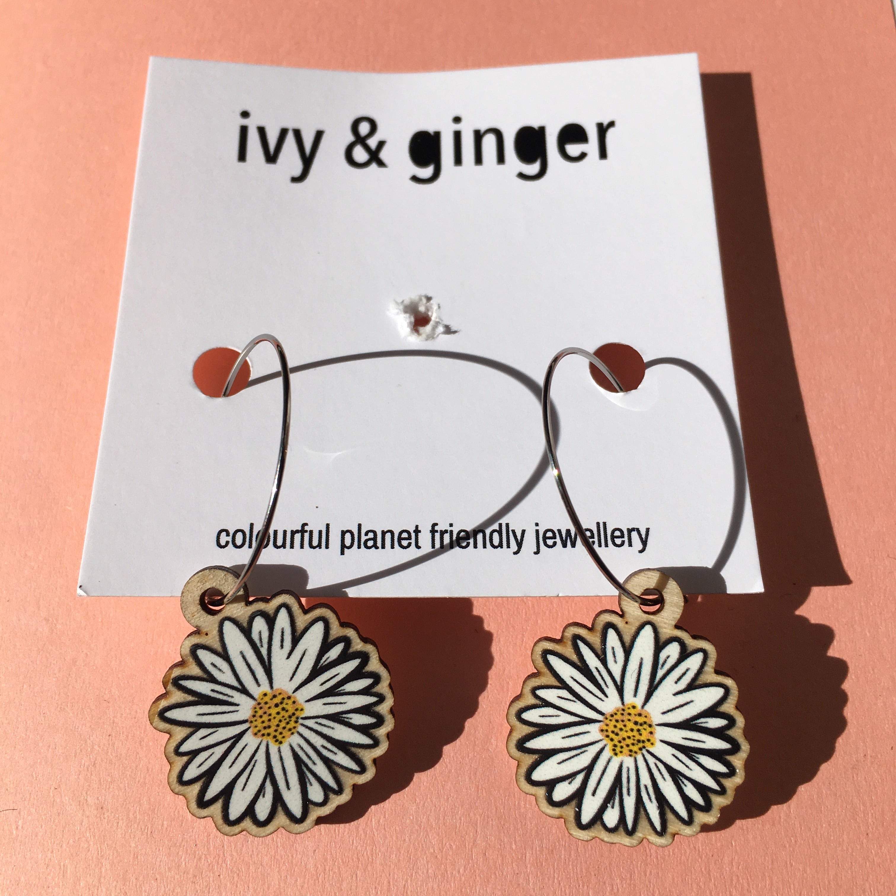 IVY & GINGER HOOP EARRINGS Daisy Flower