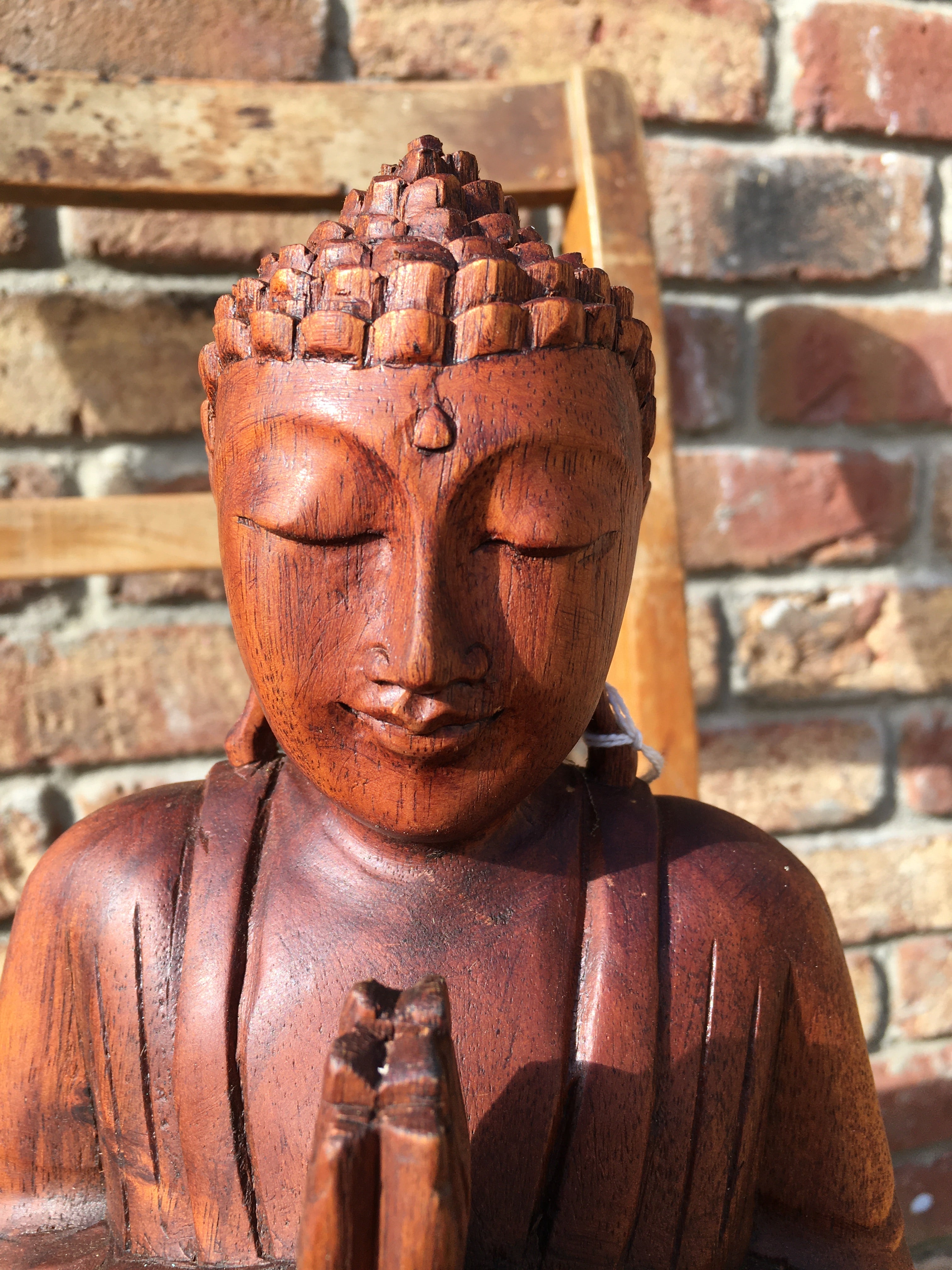 WOODEN MEDITATING/PRAYING BUDDHA STATUE 25 cm E